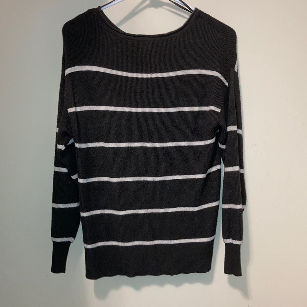 Sweater - Picture 3 of 4